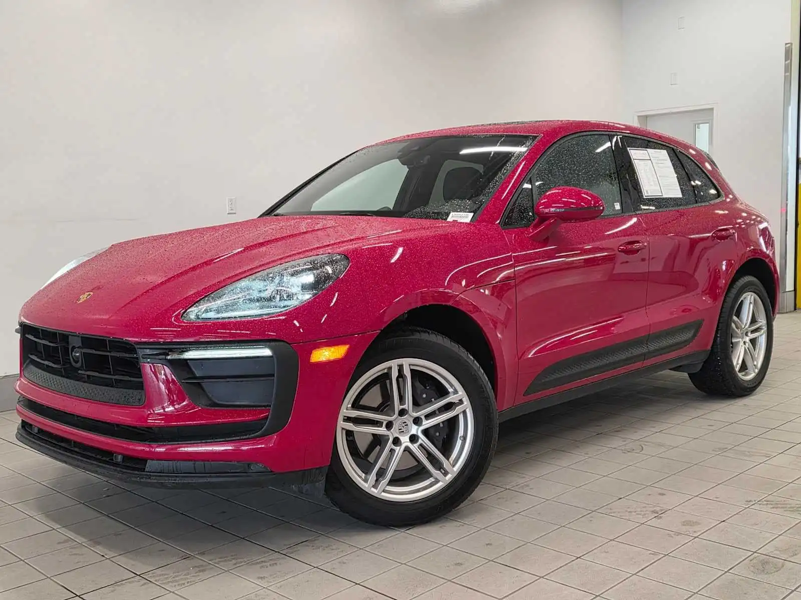 2025 Porsche Macan Base's photo