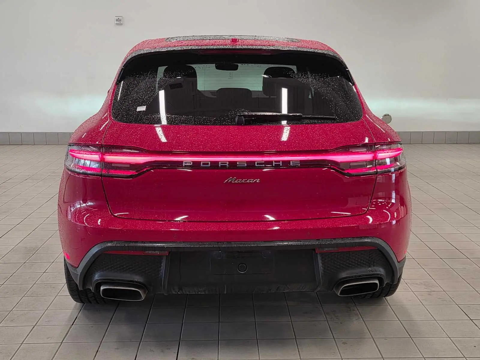 2025 Porsche Macan Base photo 4