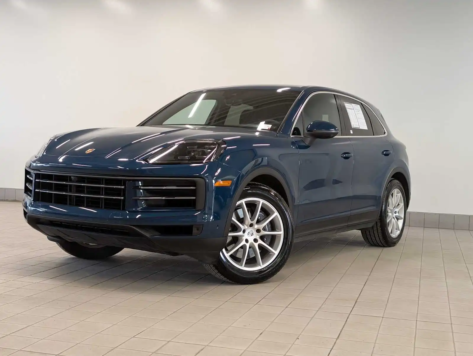 2025 Porsche Cayenne Base's photo