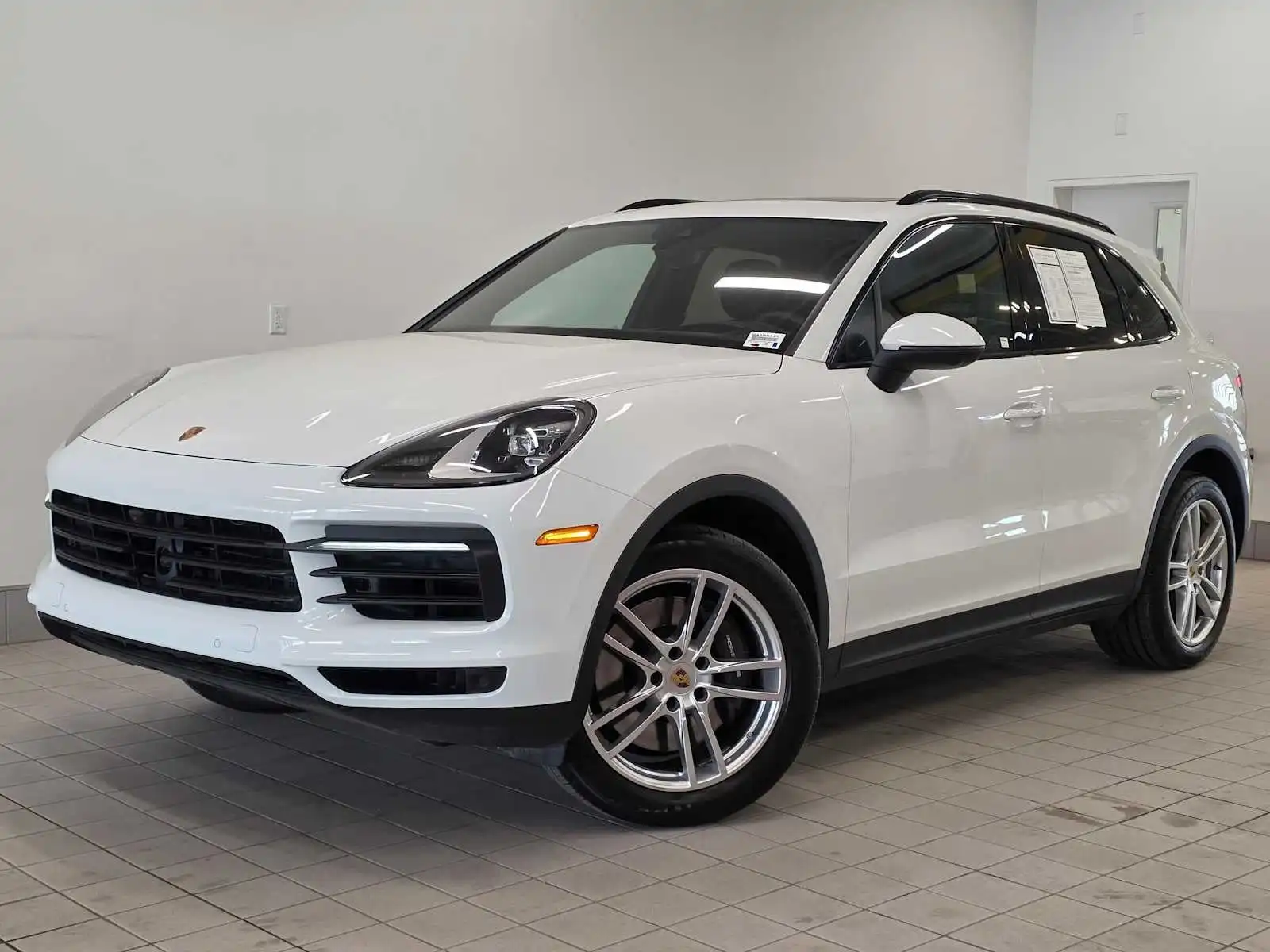 2023 Porsche Cayenne Platinum Edition's photo