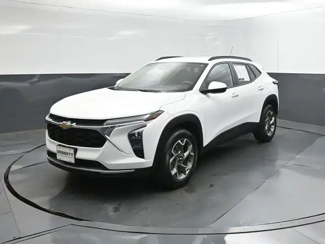 2025 Chevrolet Trax LT's photo