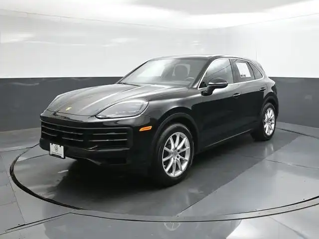 2024 Porsche Cayenne Base's photo
