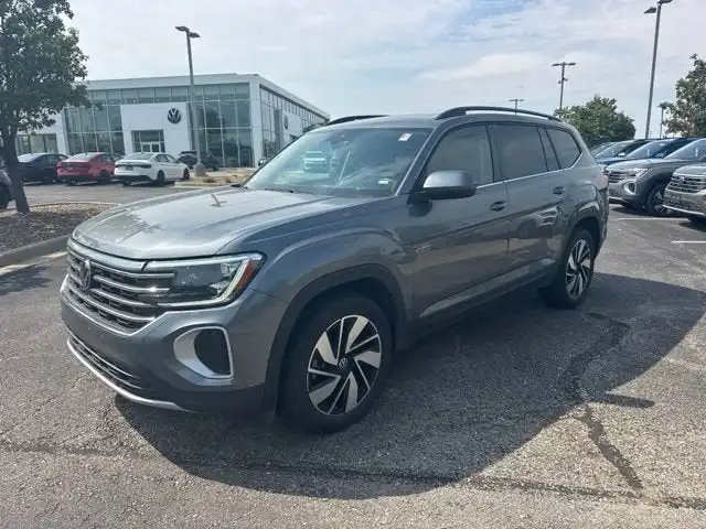 2024 Volkswagen Atlas 2.0T SE w/Tech 4MOTION's photo