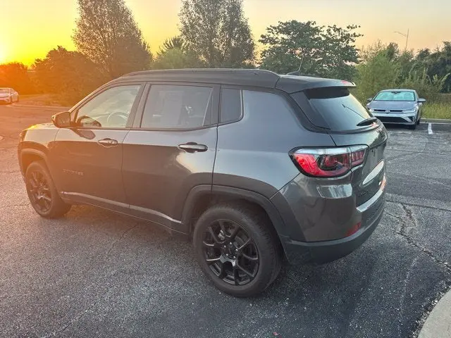 2022 Jeep Compass Altitude 4WD photo 4