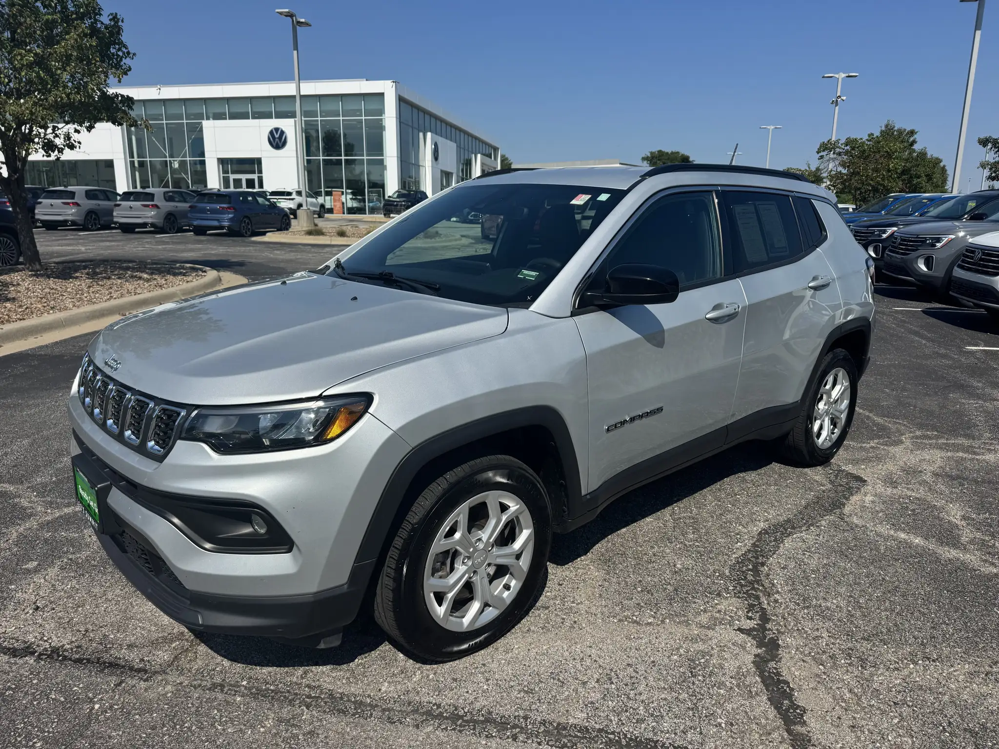 2024 Jeep Compass Latitude 4WD photo 1