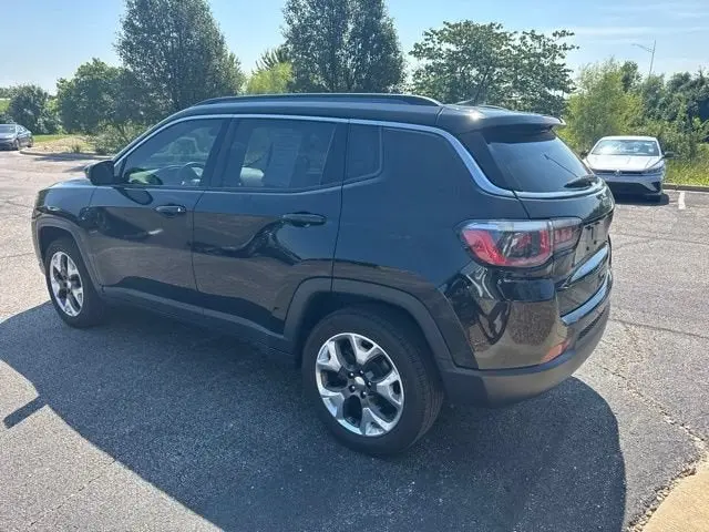 2017 Jeep Compass Limited 4WD photo 4