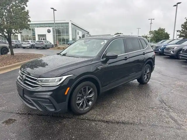 2023 Volkswagen Tiguan 2.0T SE's photo