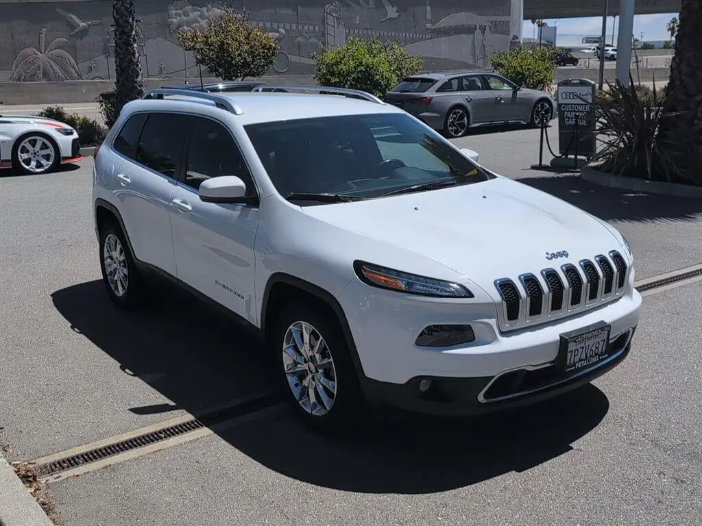 2016 Jeep Cherokee Limited 4X4 photo 5