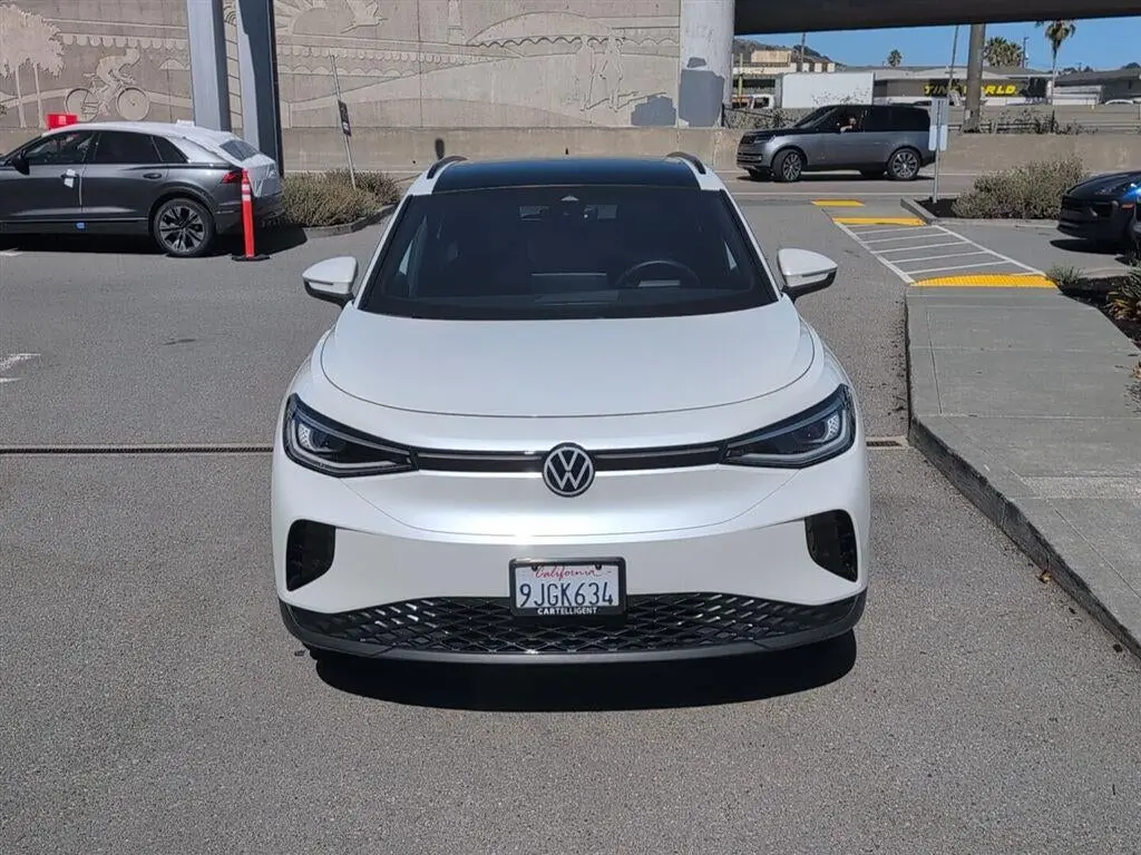 2023 Volkswagen ID.4 Pro S 4Motion photo 3