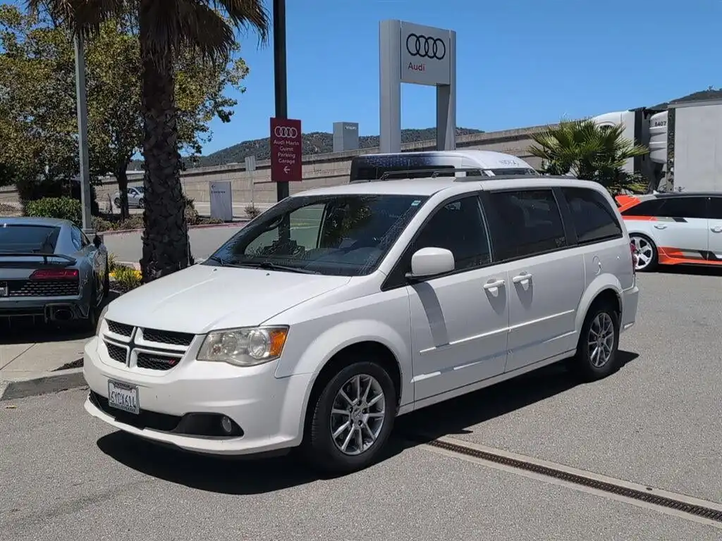 2013 Dodge Grand Caravan R/T's photo