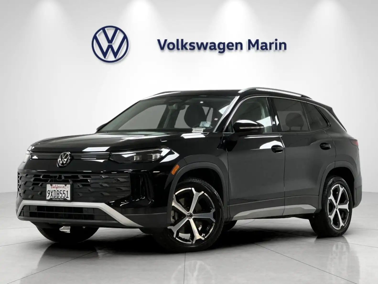 2026 Volkswagen Tiguan 2.0T SE 4Motion's photo