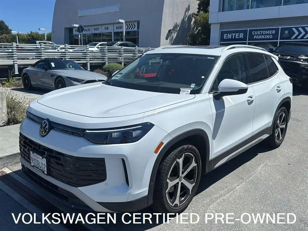 2026 Volkswagen Tiguan 2.0T SE's photo