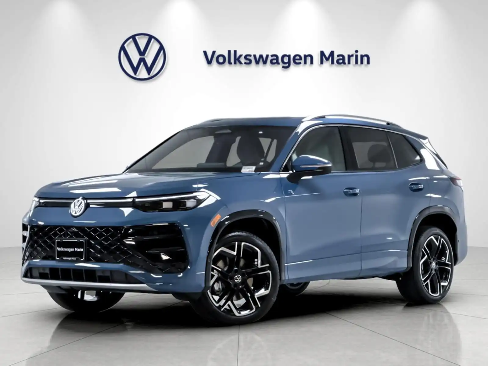 2026 Volkswagen Tiguan 2.0T SEL R-Line Turbo 4Motion's photo