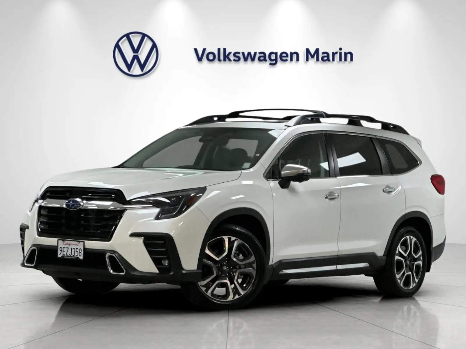 2023 Subaru Ascent Touring's photo