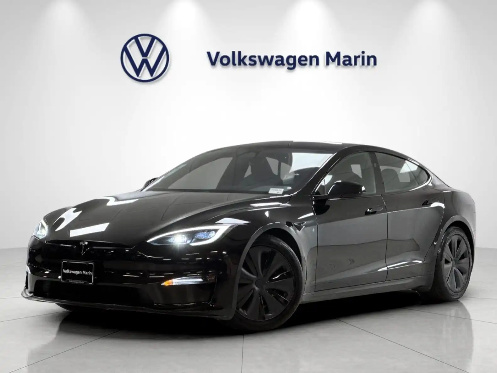 2023 Tesla Model S Standard Range's photo