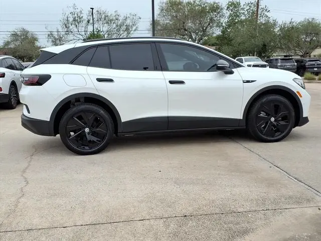 2025 Volkswagen ID.4 PRO S AWD photo 5