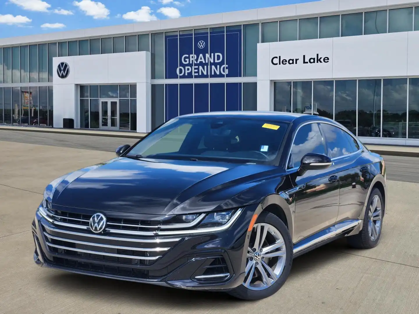 2022 Volkswagen Arteon SE R-Line's photo