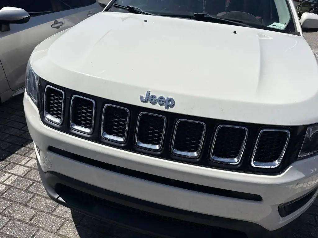 2019 Jeep Compass Sun & Wheel photo 3