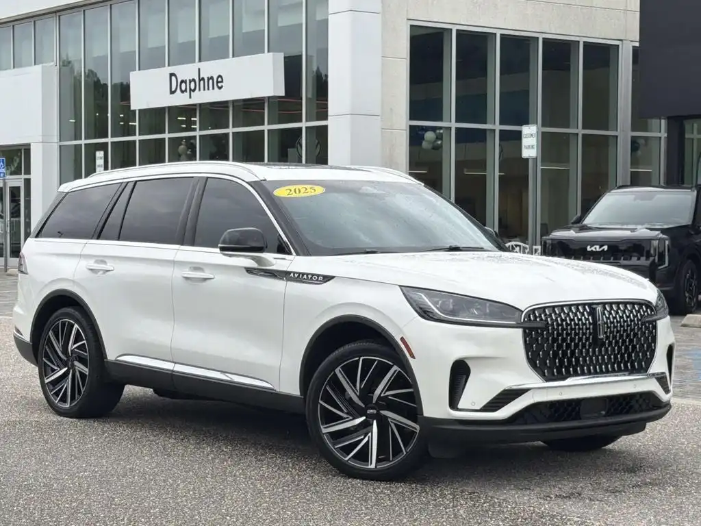 2025 Lincoln Aviator Reserve AWD's photo