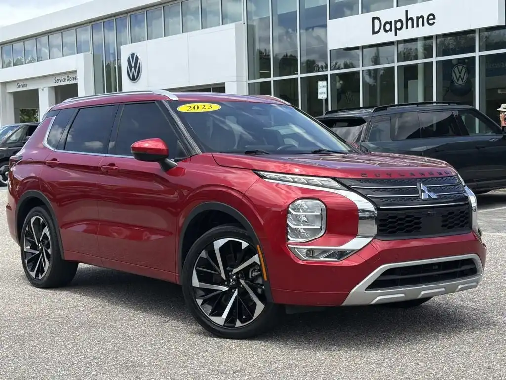 2022 Mitsubishi Outlander SEL FWD's photo