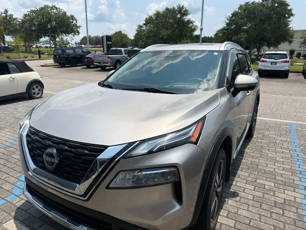 2023 Nissan Rogue Platinum AWD's photo