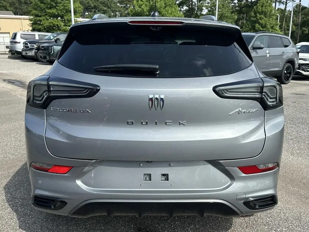 2024 Buick Encore GX Avenir photo 3