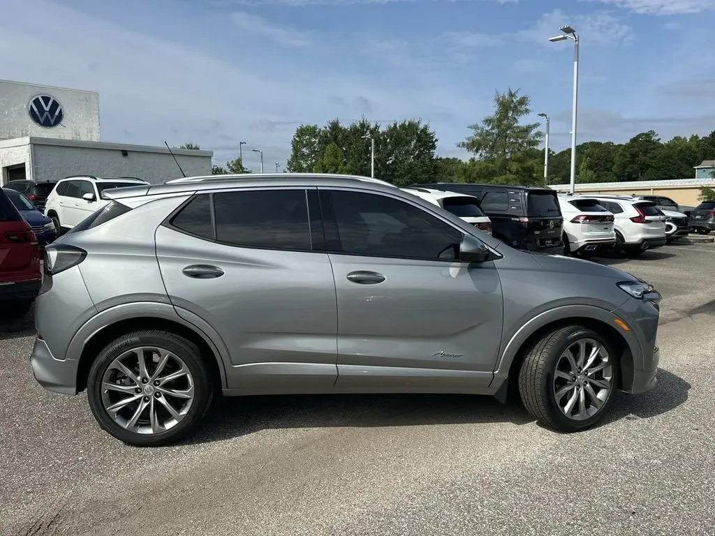 2024 Buick Encore GX Avenir photo 4