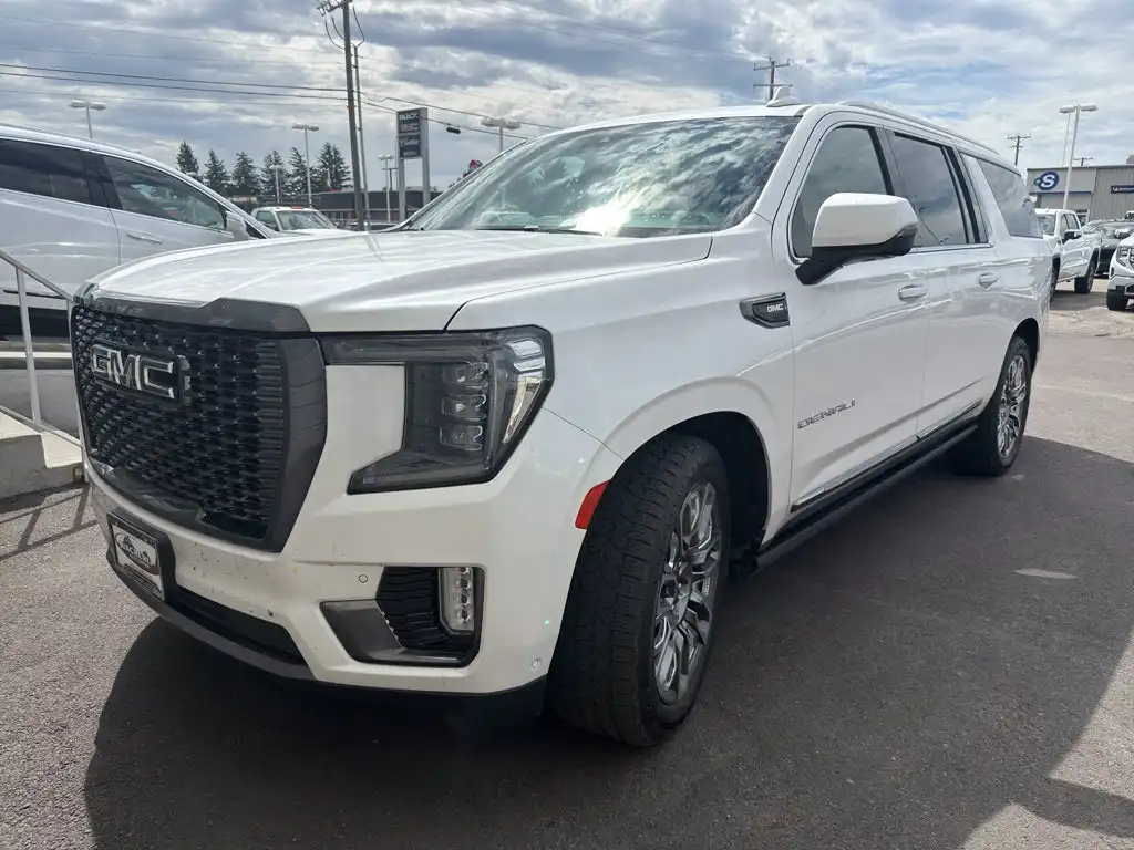 2023 GMC Yukon Denali Ultimate AWD's photo