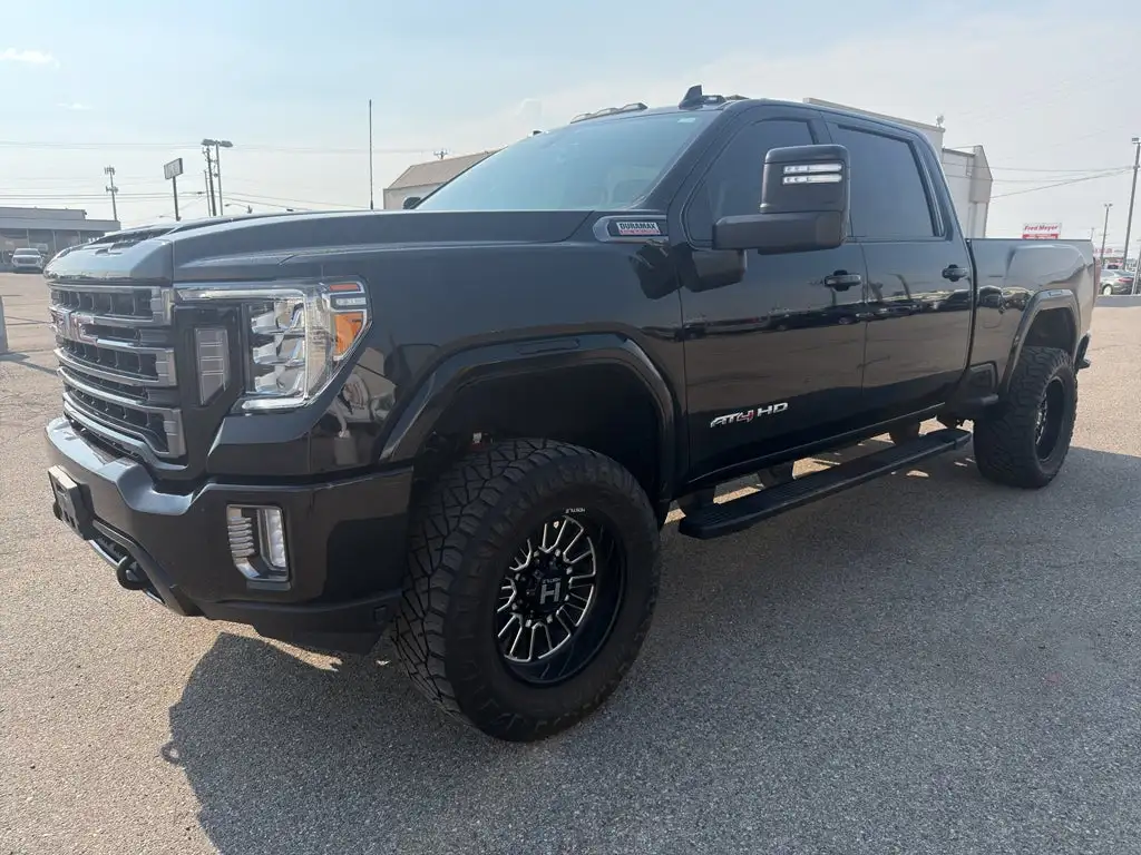 2023 GMC Sierra 4WD Crew Cab Standard Box AT4's photo