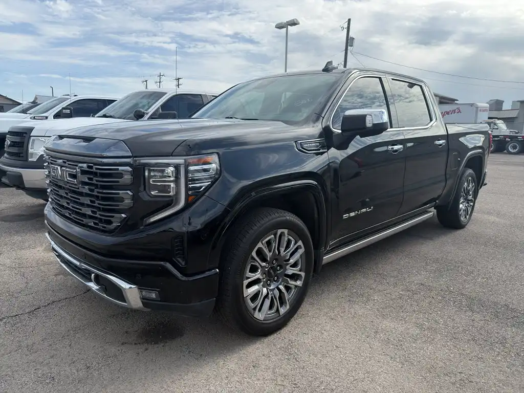 2024 GMC Sierra Denali Ultimate 4WD Crew Cab Short Box's photo
