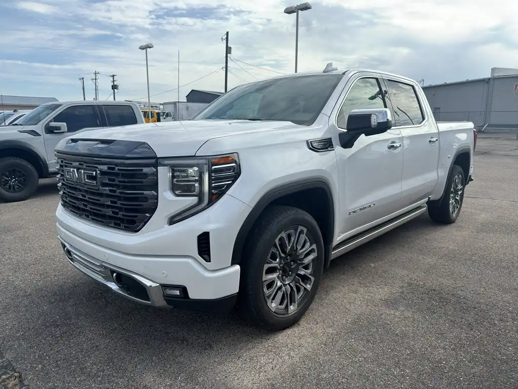 2023 GMC Sierra Denali Ultimate 4WD Crew Cab Short Box's photo