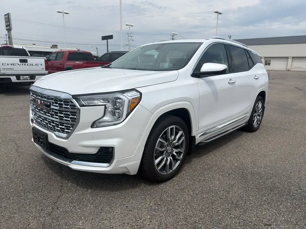 2024 GMC Terrain Denali AWD's photo
