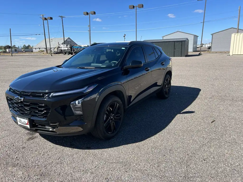 2025 Chevrolet Trax ACTIV FWD's photo