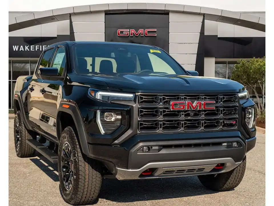 2026 GMC Canyon 4WD AT4 Crew Cab Short Box's photo