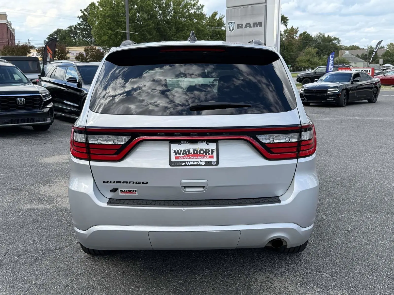 2024 Dodge Durango SXT AWD photo 4