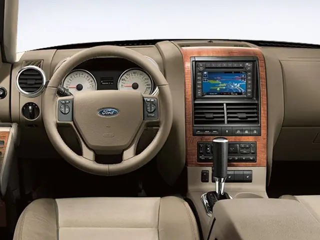 2010 Ford Explorer XLT photo 4