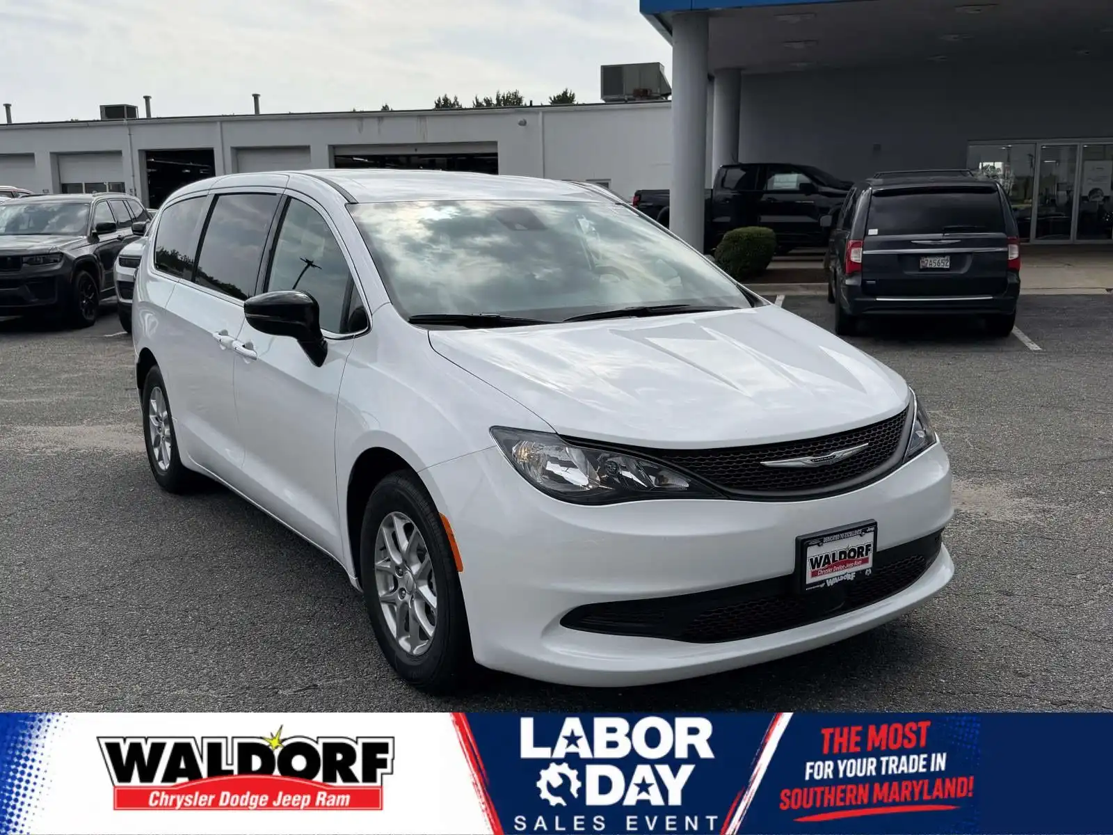2027 Chrysler Voyager LX's photo