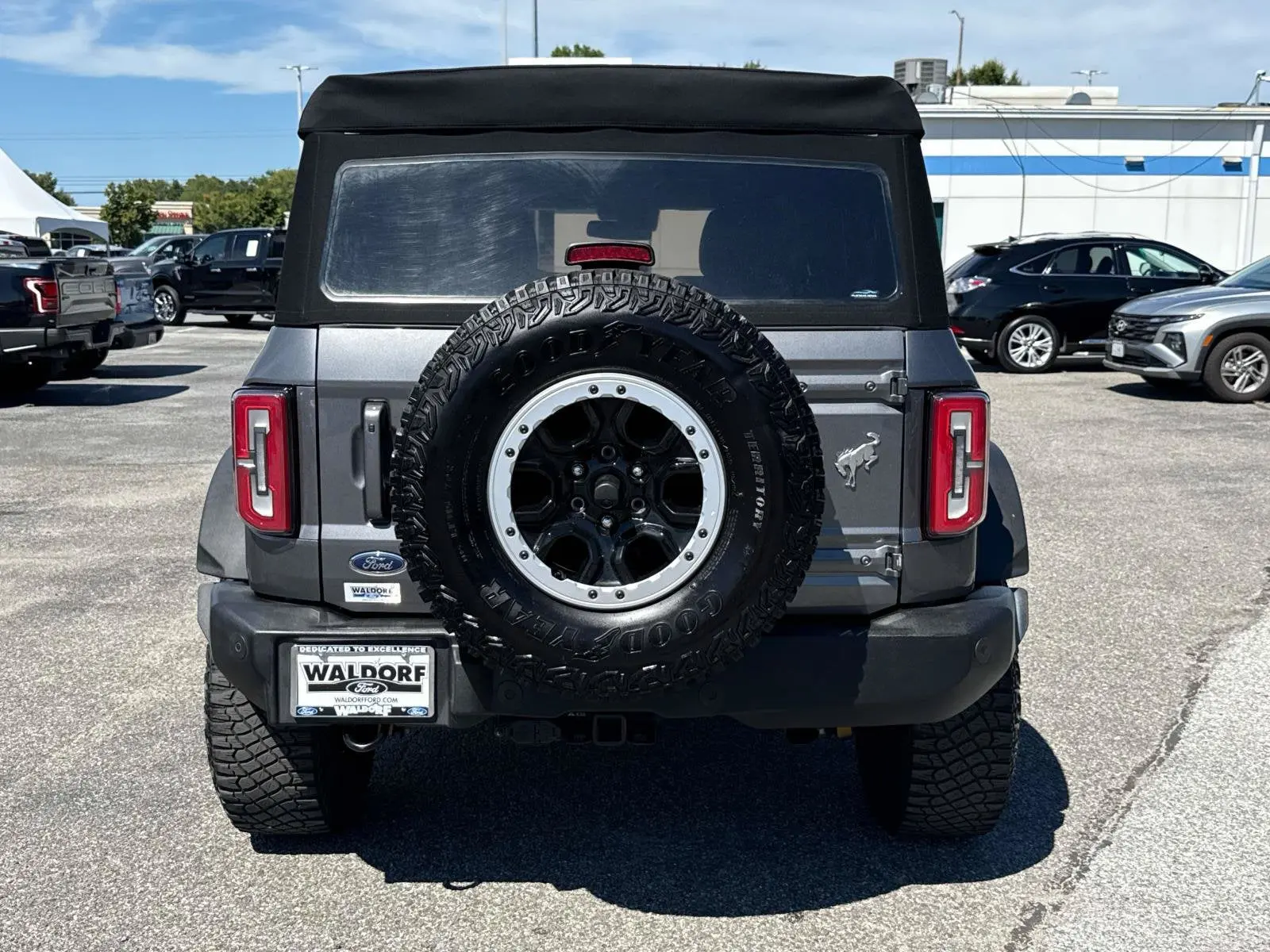 2023 Ford Bronco Outer Banks 4WD photo 3