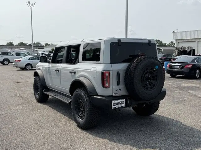 2026 Ford Bronco Outer Banks 4x4 photo 4