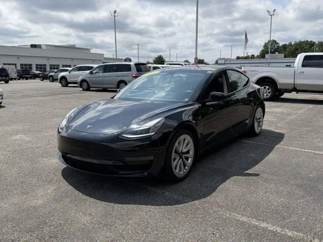 2021 Tesla Model 3 Standard Range Plus photo 5
