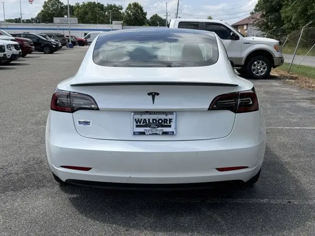 2021 Tesla Model 3 Standard Range Plus photo 3