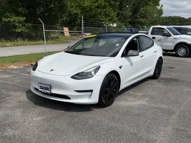 2021 Tesla Model 3 Standard Range Plus photo 5