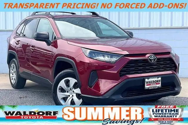 2019 Toyota RAV4 LE FWD's photo
