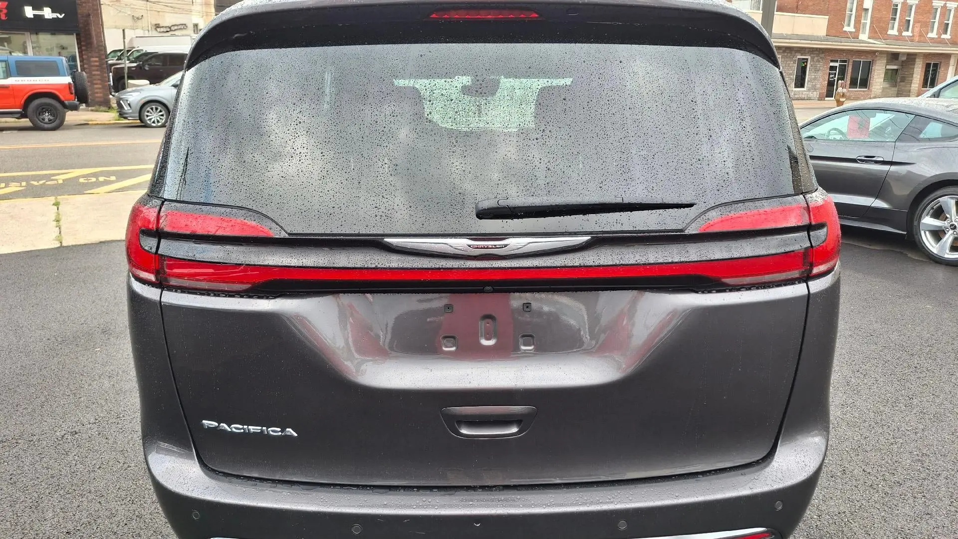 2023 Chrysler Pacifica Touring L photo 5