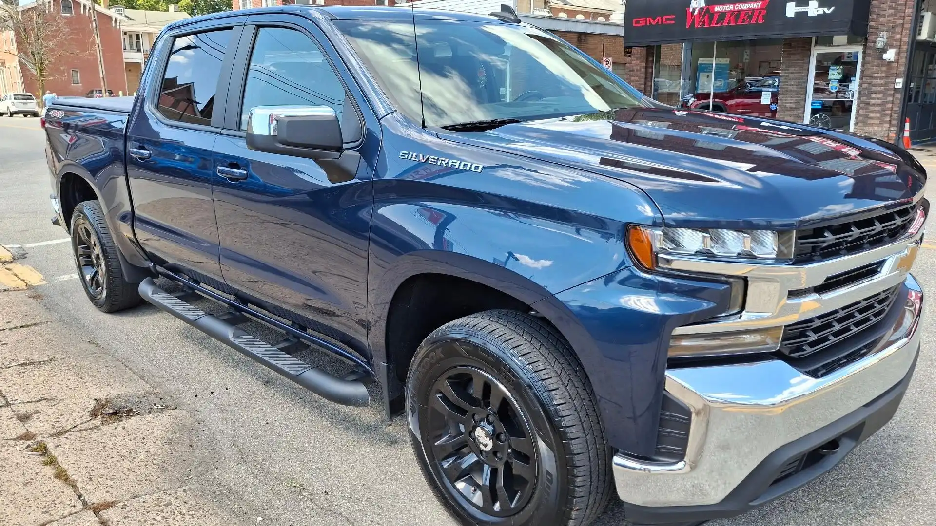 2021 Chevrolet Silverado 1500 LT 2FL 4X4 Crew Cab Short Box's photo