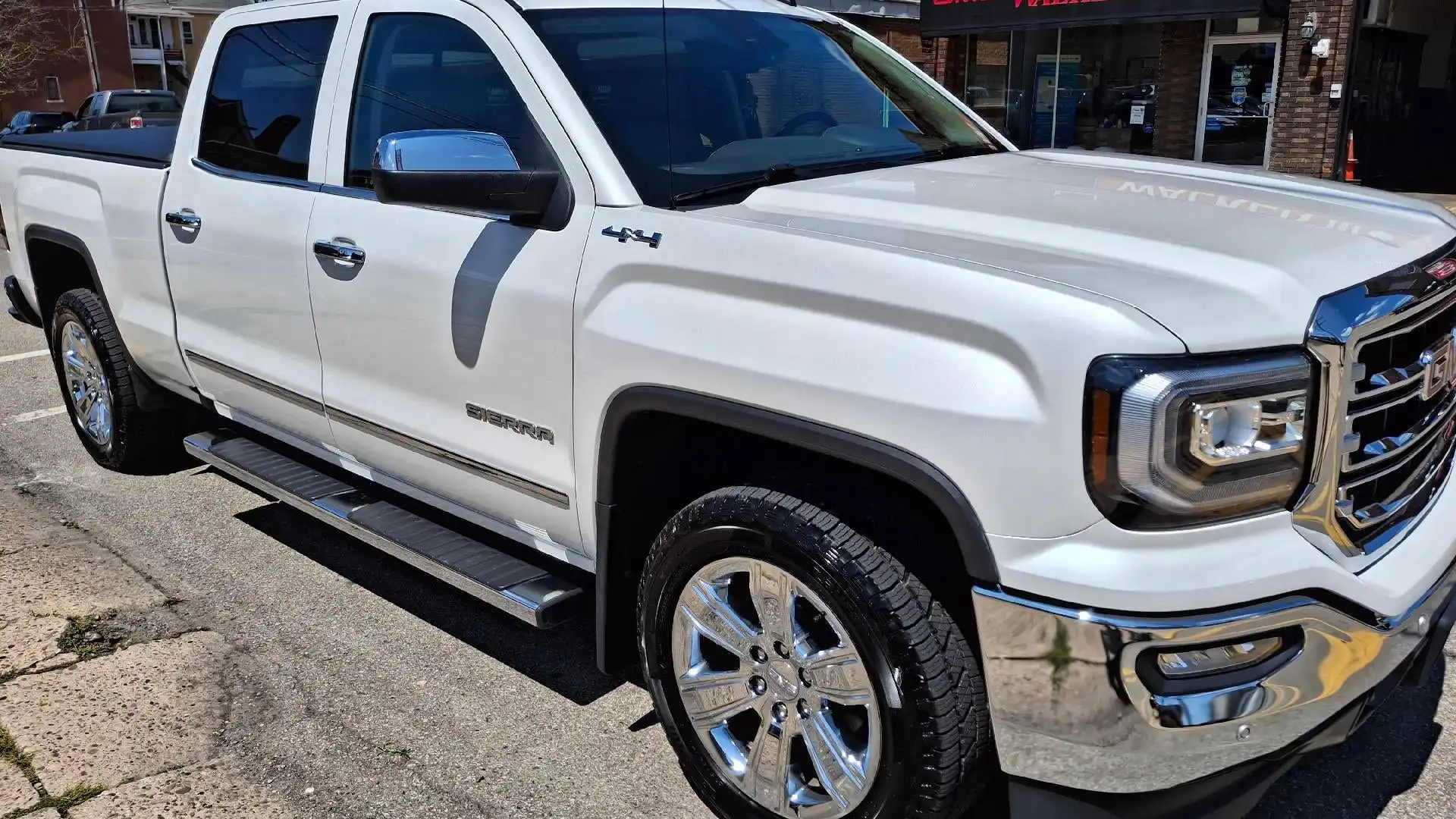 2017 GMC Sierra 4WD Crew Cab Standard Box SLT's photo