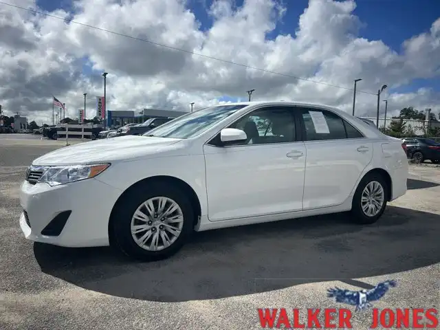 2014 Toyota Camry 2.5 Auto L's photo