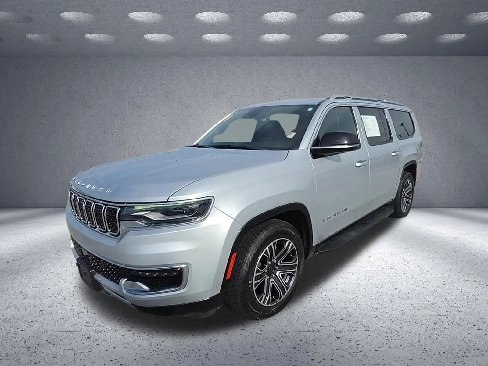 2024 Jeep Wagoneer L Series II 4WD photo 3