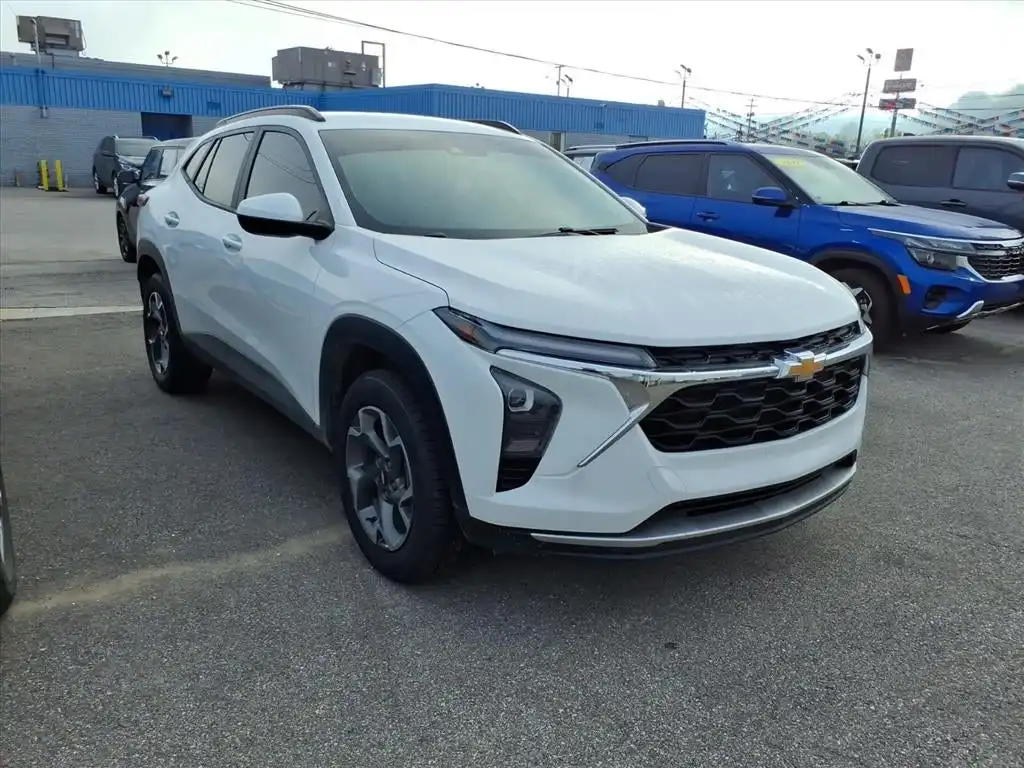 2024 Chevrolet Trax LT's photo