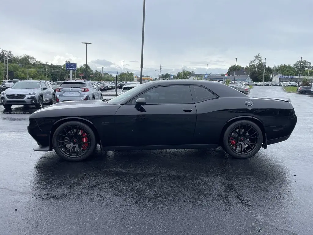 2016 Dodge Challenger SRT 392 photo 3